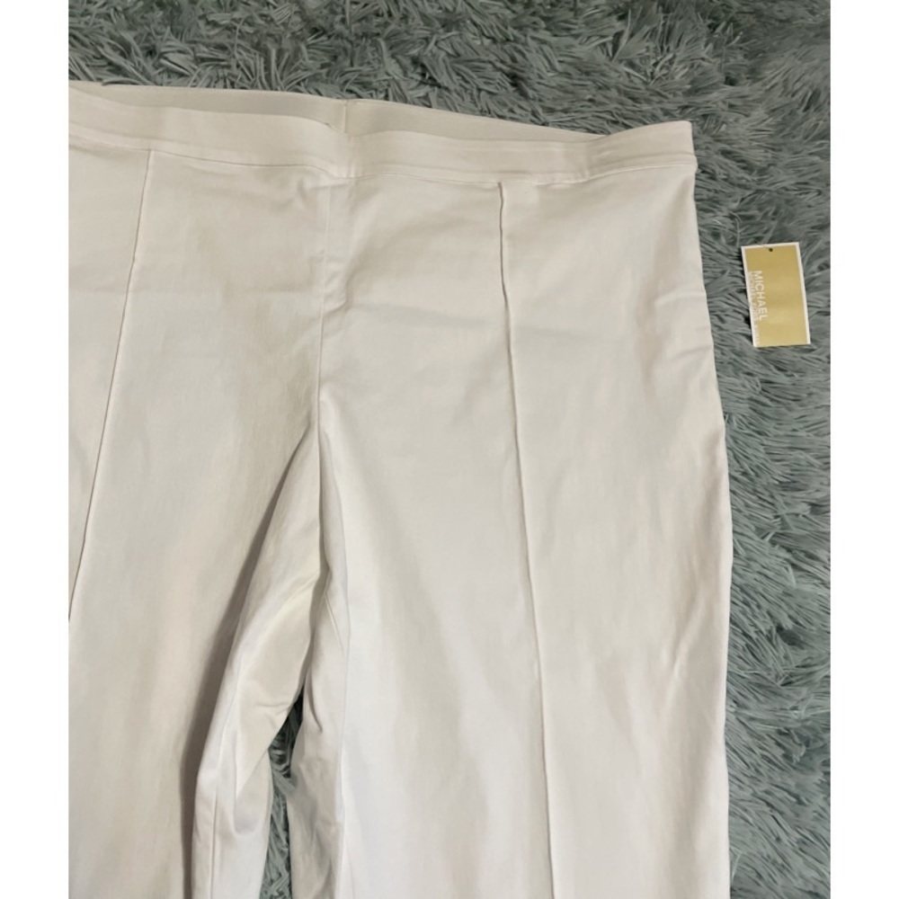 Seamed Pull On Capri - Picture 5 of 9